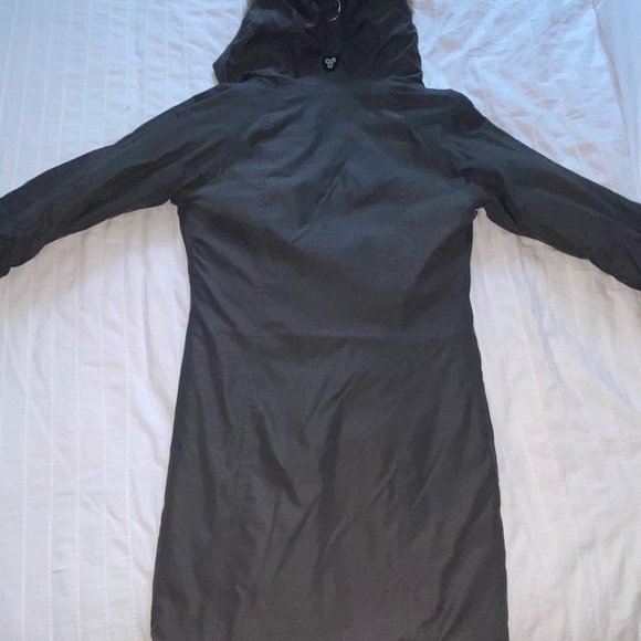 Long grey winter jacket from aritzia - Picture 7 of 9